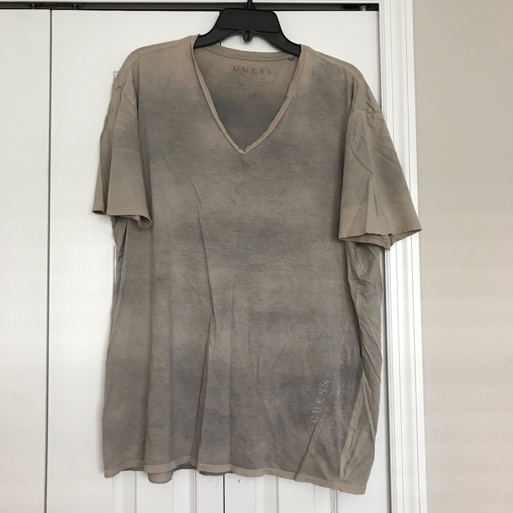 GUESS T-shirt